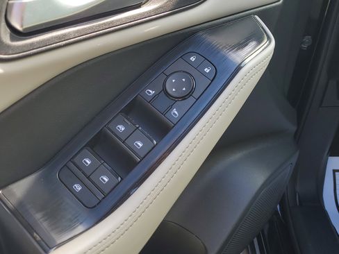 Certified 2023 Nissan Rogue SV w/ SV Premium B Package image 18