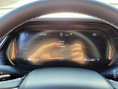 Used 2025 Jeep Grand Cherokee Altitude AWD/4WD image 10