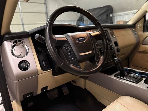 Used 2017 Ford Expedition EL XLT w/ Equipment Group 202A image 17