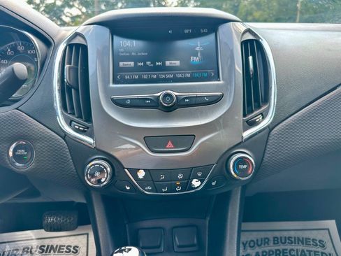 Used 2017 Chevrolet Cruze LT w/ Convenience Package FWD image 24