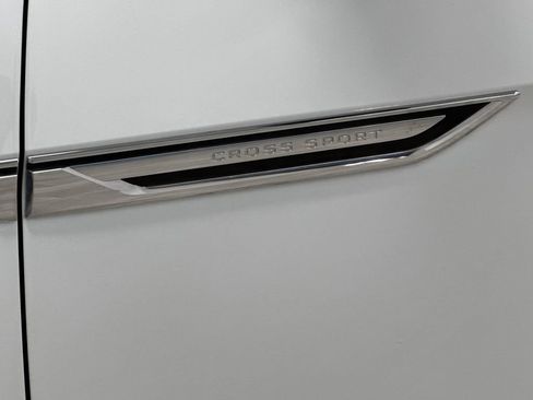 Used 2020 Volkswagen Atlas Cross Sport SEL Premium image 37