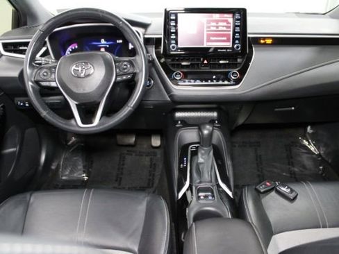 Used 2019 Toyota Corolla XSE image 2