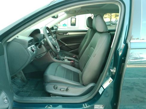 Used 2022 Volkswagen Passat 2.0T SE image 16