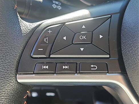 Used 2025 Nissan Versa SR w/ Trunk Package image 23