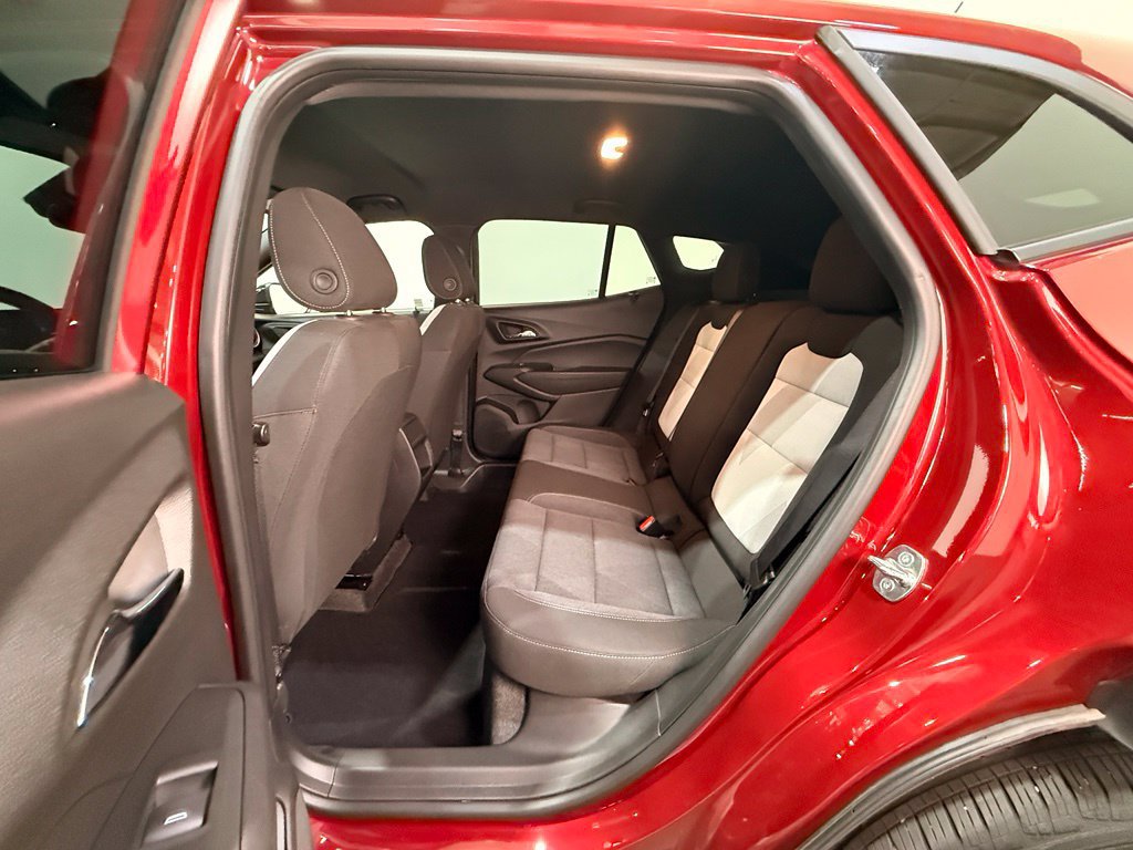 Certified 2024 Chevrolet Trax RS w/ Driver Confidence Package FWD image 18