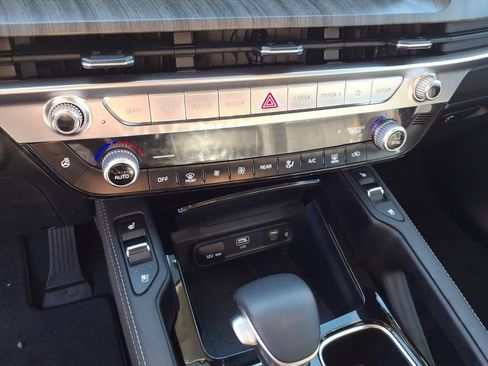 Used 2025 Kia Telluride EX image 23