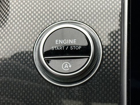 Used 2023 Mercedes-Benz C 300 4MATIC Sedan image 22