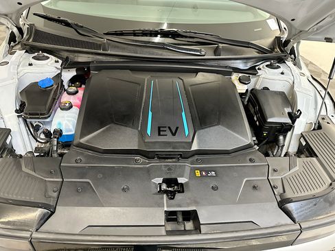 Used 2024 Hyundai Ioniq 5 SEL image 35