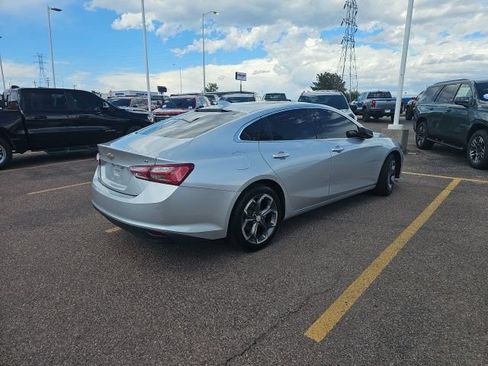 Used 2021 Chevrolet Malibu LT FWD image 3