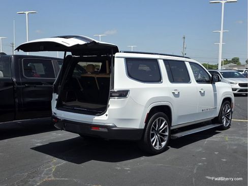 Used 2022 Jeep Grand Wagoneer Series III w/ Rear Seat Video Group 1 AWD/4WD image 14