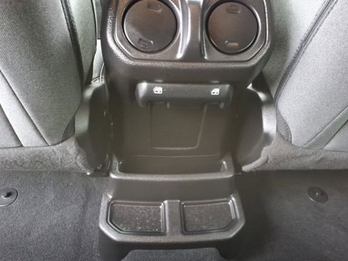 Used 2024 Jeep Wrangler Unlimited AWD/4WD image 19