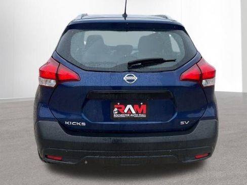 Used 2019 Nissan Kicks SV image 4
