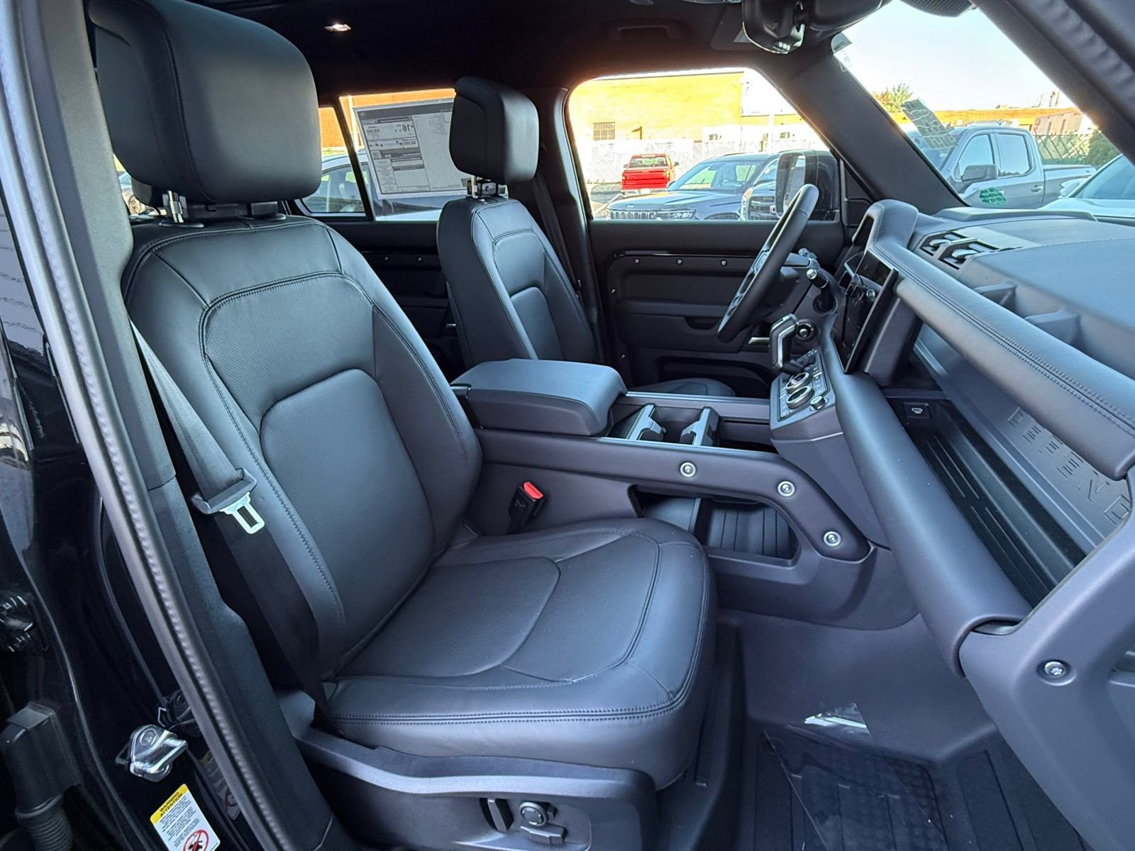 New 2025 Land Rover Defender 110 X-Dynamic SE AWD/4WD image 20