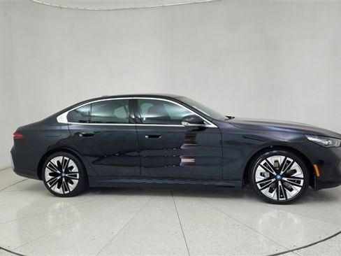 Used 2024 BMW i5 eDrive40i w/ Premium Package image 62