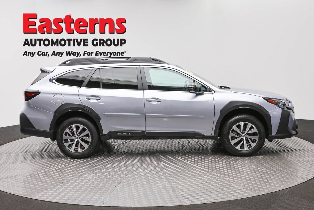 Used 2025 Subaru Outback Premium AWD/4WD image 5