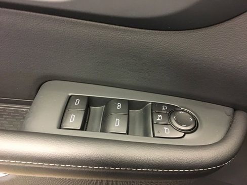 Used 2025 Buick Enclave Preferred image 31