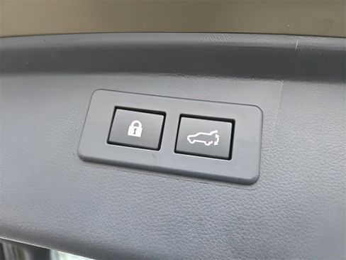 Used 2020 Subaru Outback Limited w/ Popular Package #2 image 9