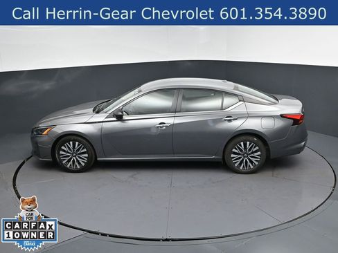 Used 2024 Nissan Altima 2.5 SV FWD image 33