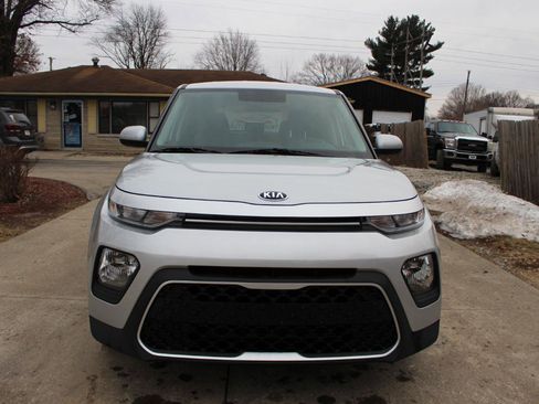 Used 2021 Kia Soul LX FWD image 3