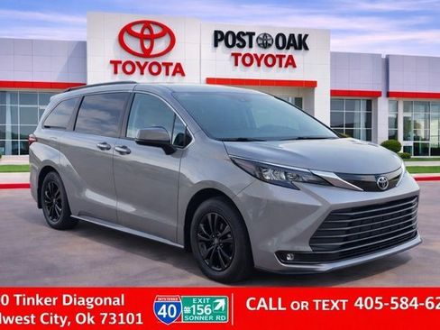 Used 2024 Toyota Sienna XLE Woodland Edition image 1