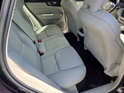 Used 2023 Volvo XC60 B5 Ultimate w/ Protection Package Premier FWD image 20