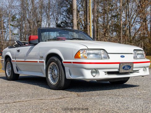 Used 1987 Ford Mustang GT RWD image 12