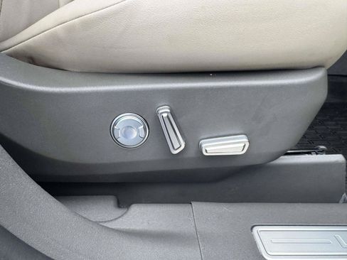 Used 2024 Lincoln Nautilus Premier AWD/4WD image 56