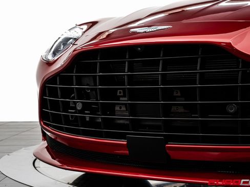 Used 2024 Aston Martin DB12 Coupe image 12
