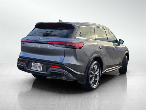 Certified 2025 INFINITI QX60 Luxe image 4