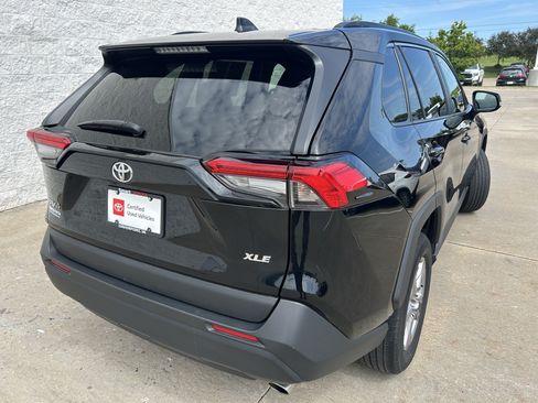 Used 2025 Toyota RAV4 XLE FWD image 6