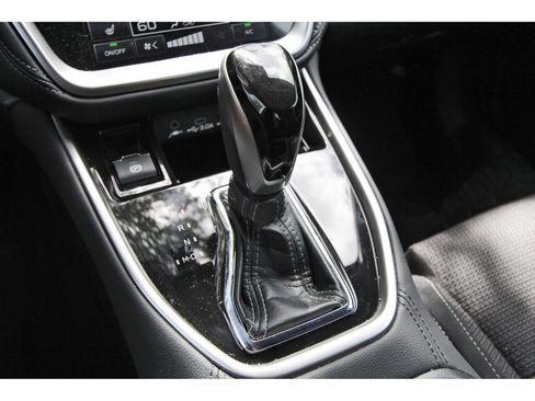 Used 2024 Subaru Outback Premium AWD/4WD image 25