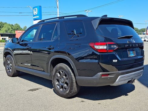 Used 2024 Honda Pilot TrailSport image 6