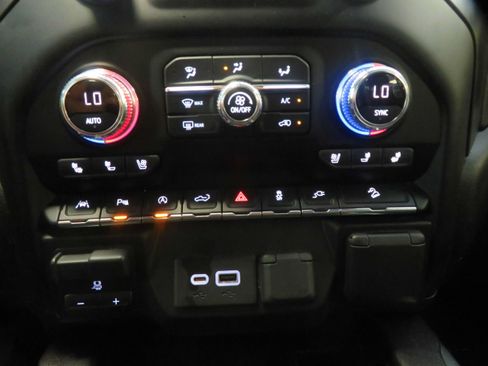 Used 2021 GMC Sierra 1500 AT4 w/ AT4 Value Package AWD/4WD image 49