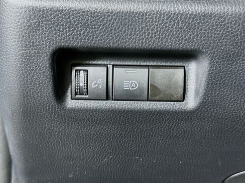 Used 2024 Toyota RAV4 XLE AWD/4WD image 17