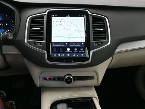 Used 2024 Volvo XC90 B5 Core w/ Protection Package Premier AWD/4WD image 13