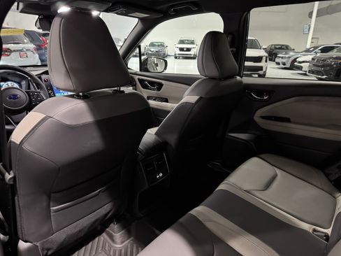 Used 2025 Subaru Forester Limited image 32