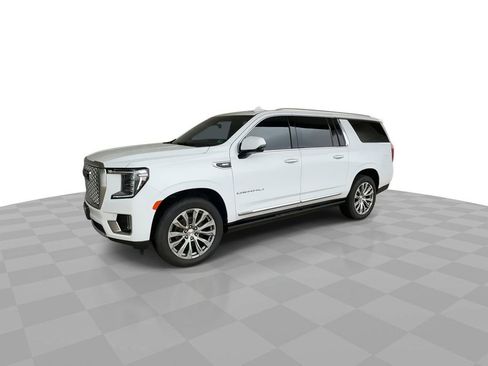 Certified 2022 GMC Yukon XL Denali w/ Denali Premium Package image 4
