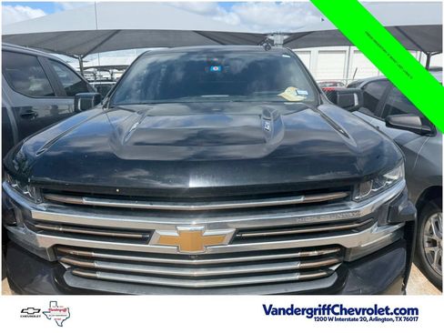 Used 2020 Chevrolet Silverado 1500 High Country w/ Technology Package AWD/4WD image 3
