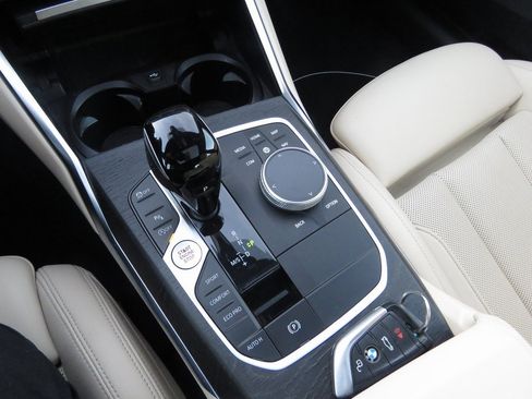 Used 2022 BMW 330i xDrive Sedan w/ Driving Assistance Package image 24