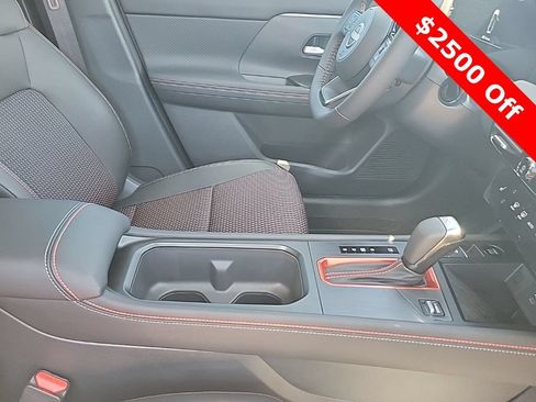 New 2025 Nissan Kicks SR w/ SR Premium Package FWD image 44