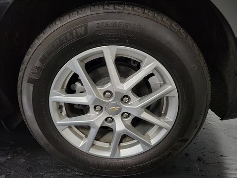 Used 2024 Chevrolet Equinox LT FWD image 10