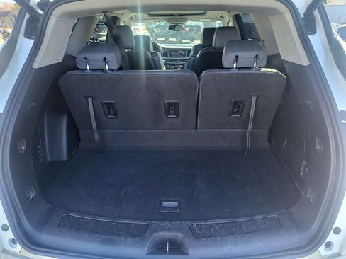 Used 2020 Buick Enclave Essence w/ Sound and Sites Package image 33