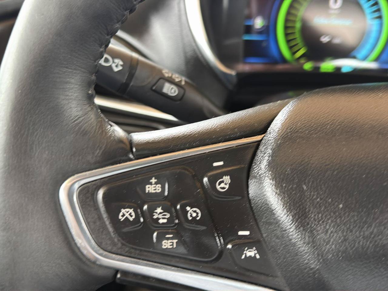 Used 2017 Chevrolet Volt Premier w/ Driver Confidence II Package FWD image 23