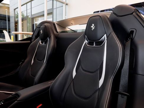 Used 2024 Ferrari 296 GTS image 31