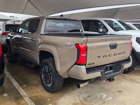 Used 2026 Toyota Tacoma TRD Sport AWD/4WD image 5