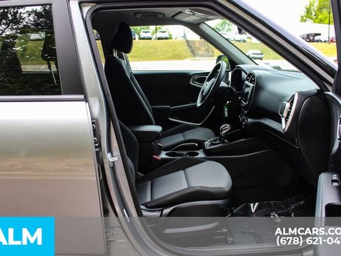 Used 2025 Kia Soul LX w/ LX Technology Package FWD image 21