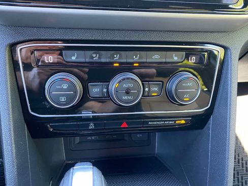 Certified 2023 Volkswagen Atlas Cross Sport SE w/ Black Wheel Package AWD/4WD image 15