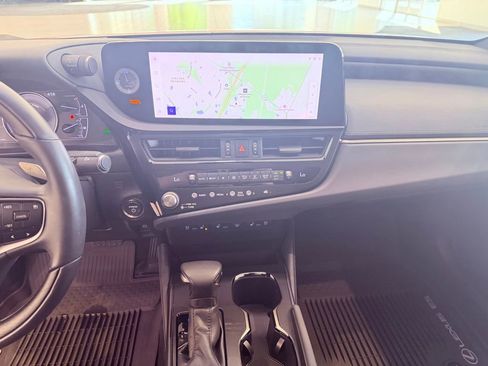 Used 2024 Lexus ES 300h Ultra Luxury w/ Accessory Package (Z2) FWD image 27