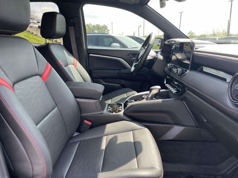 Used 2025 Chevrolet Colorado Z71 w/ Technology Package image 14