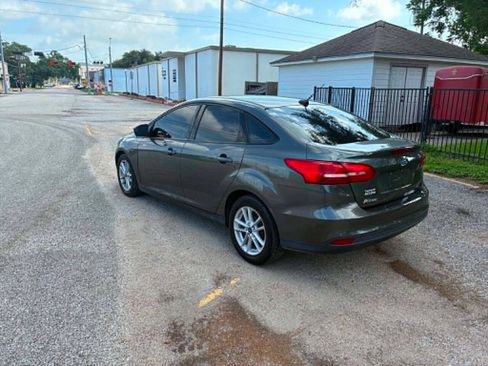 Used 2017 Ford Focus SE FWD image 7